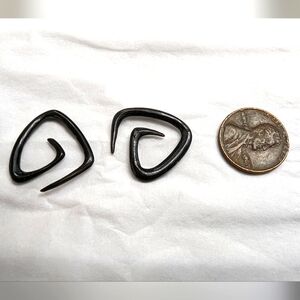 8g 1 pair of hand made Spiral 8(g) gauge earrings. Bone material. Black Color